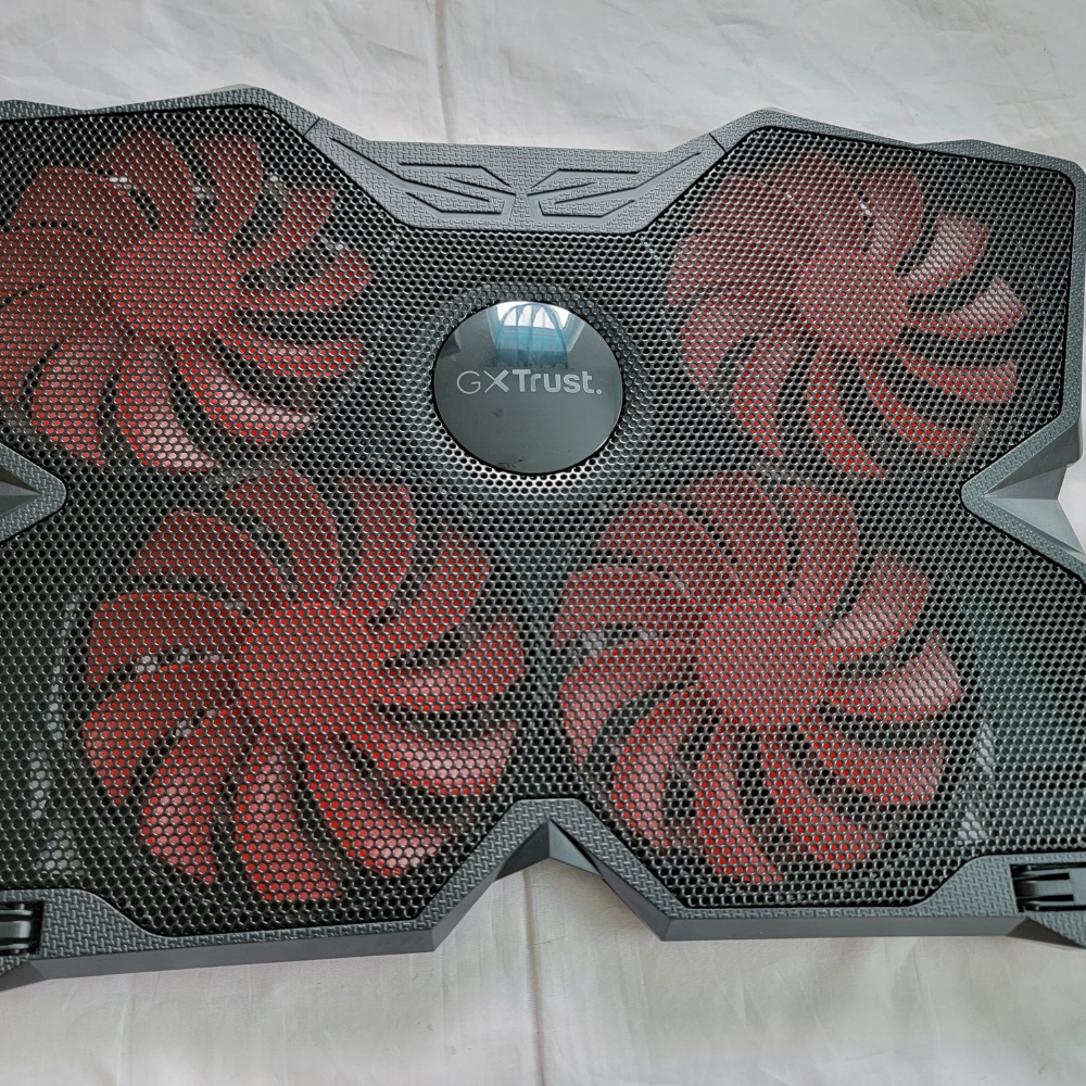 Notebook Ständer mit 4 Ventilatoren